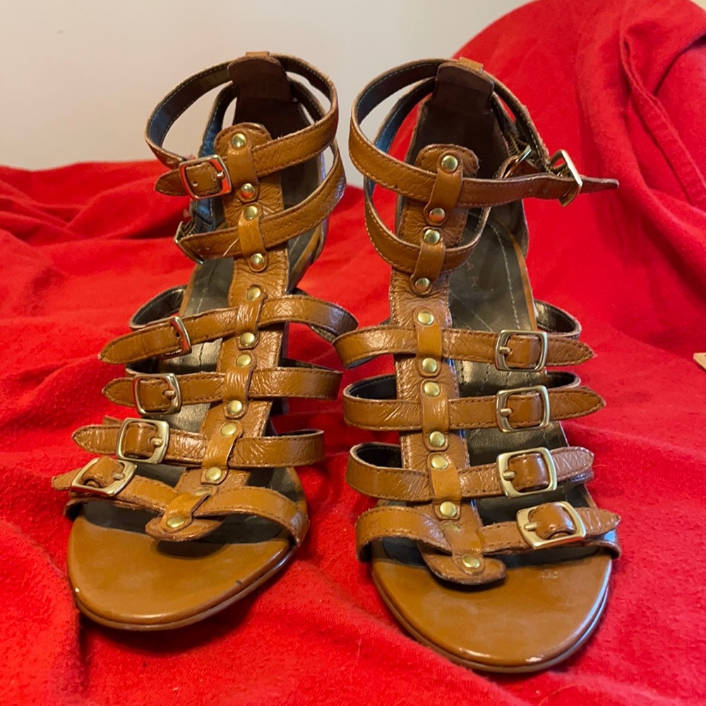 Tan strapy 3”heels